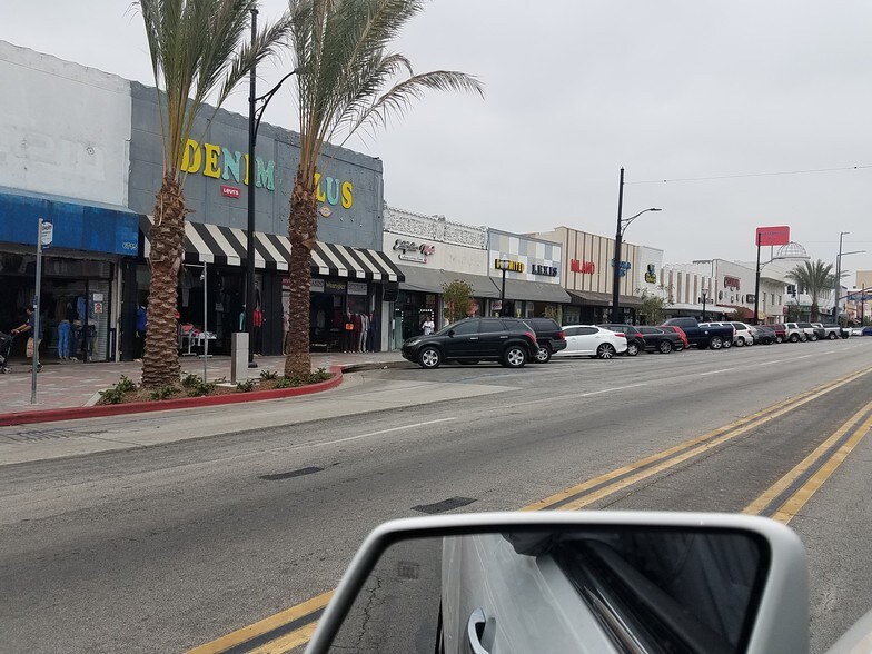 More Photos Of 6621-6625 Pacific Blvd, Huntington Park Storefront For Lease