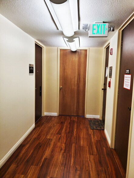 More Photos Of 323 N Prairie Ave, Inglewood Medical For Lease