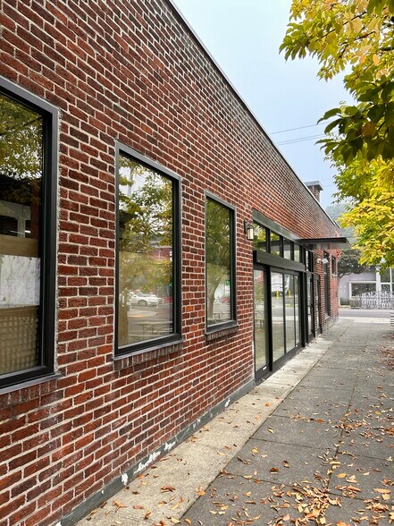 More Photos Of 3584 SE Division St, Portland Storefront For Lease