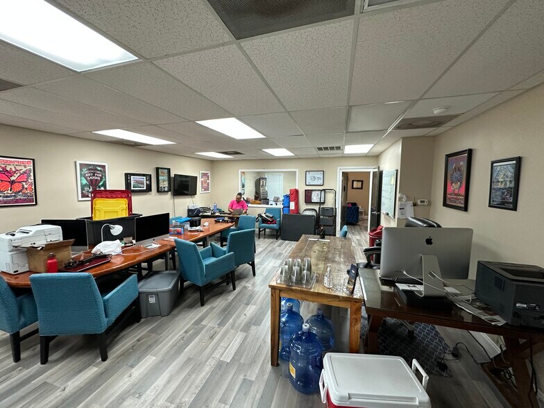 More Photos Of 12343 Hymeadow Dr, Austin Office Residential For Sale