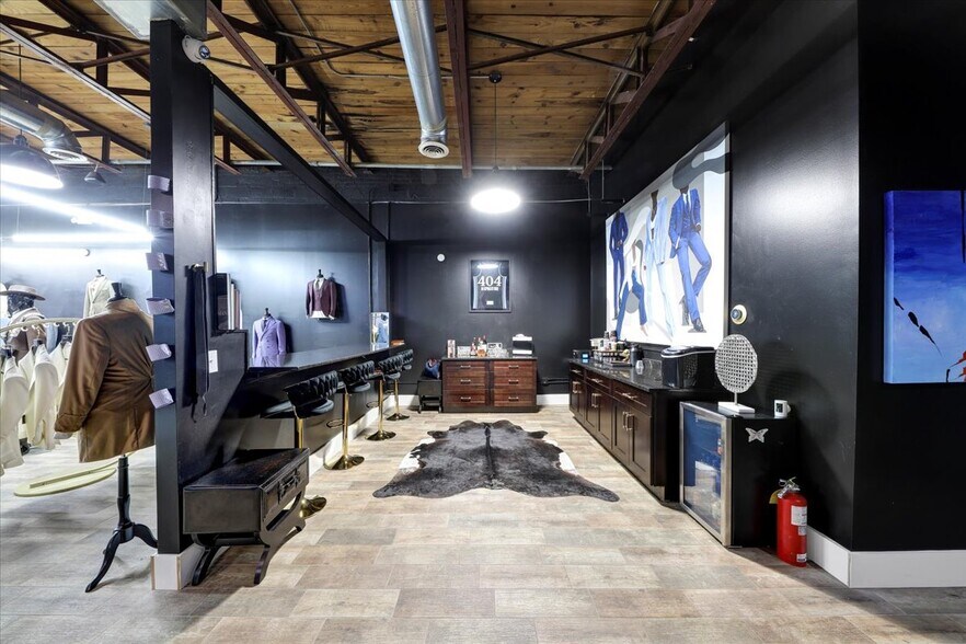 More Photos Of 631 N Central Ave, Atlanta Storefront For Sale