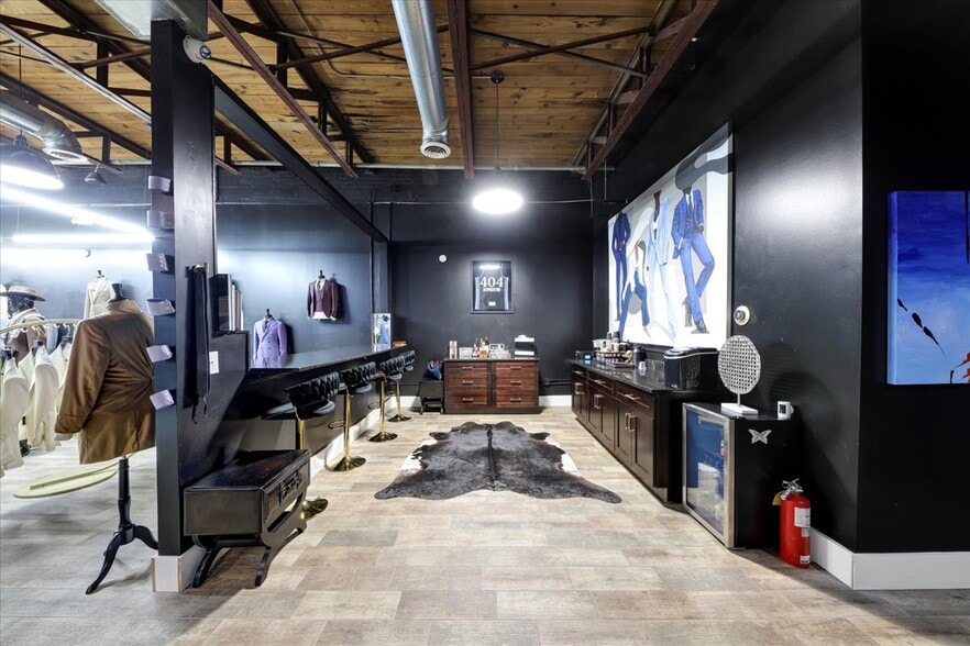 More Photos Of 631 N Central Ave, Atlanta Storefront For Sale