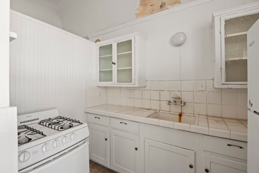 More Photos Of 348-352 Jayne Ave, Oakland Apartments For Sale