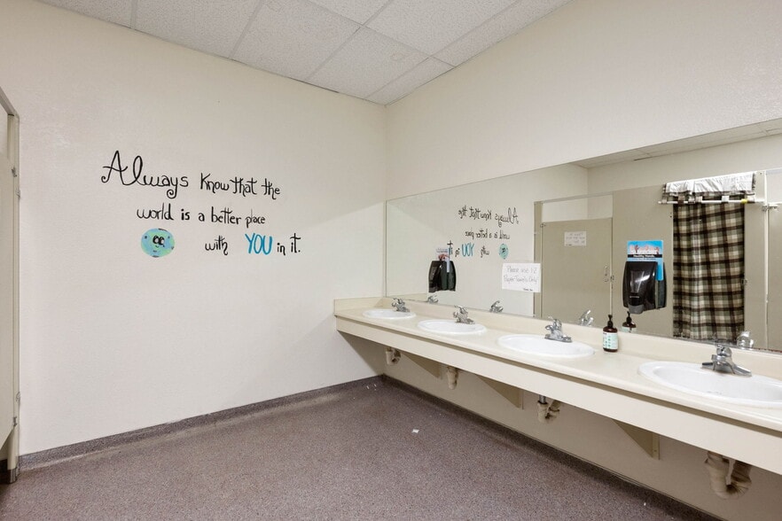 More Photos Of 1455 Willow Creek Rd, Prescott Religious Facility For Sale