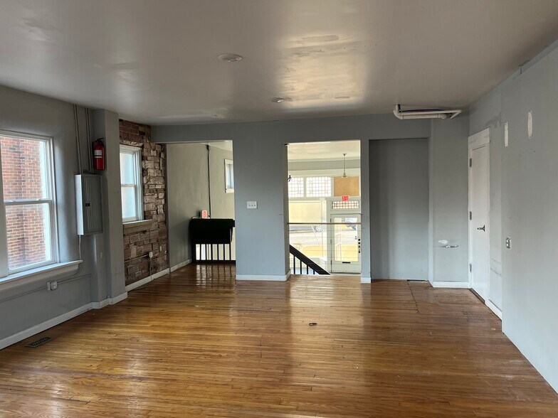 More Photos Of 7351 Lindell Blvd, Saint Louis Apartments For Lease