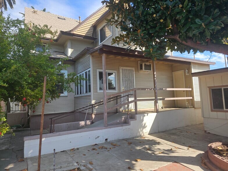 More Photos Of 6836 Palm Ave, Highland Office For Sale