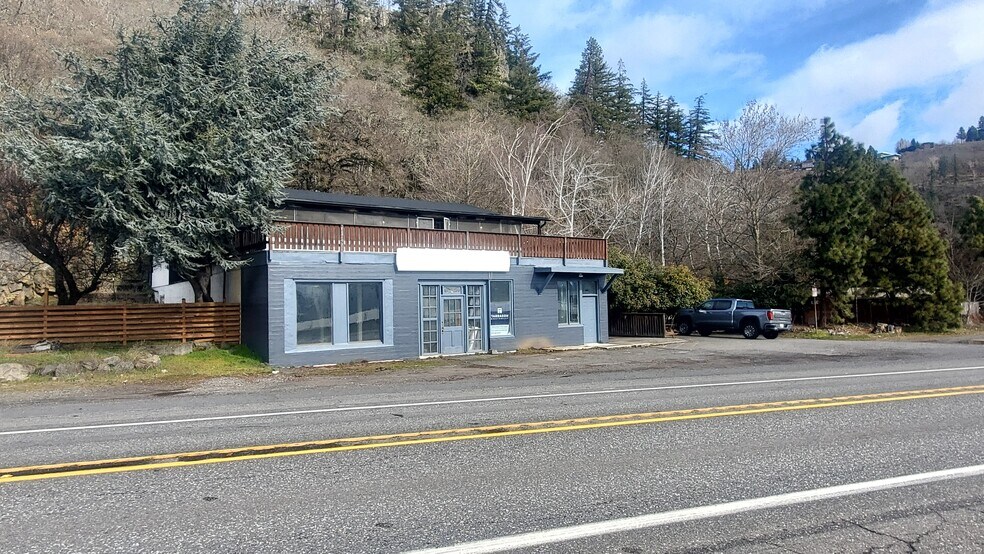Primary Photo Of 63281 WA-14, Underwood Flex For Lease