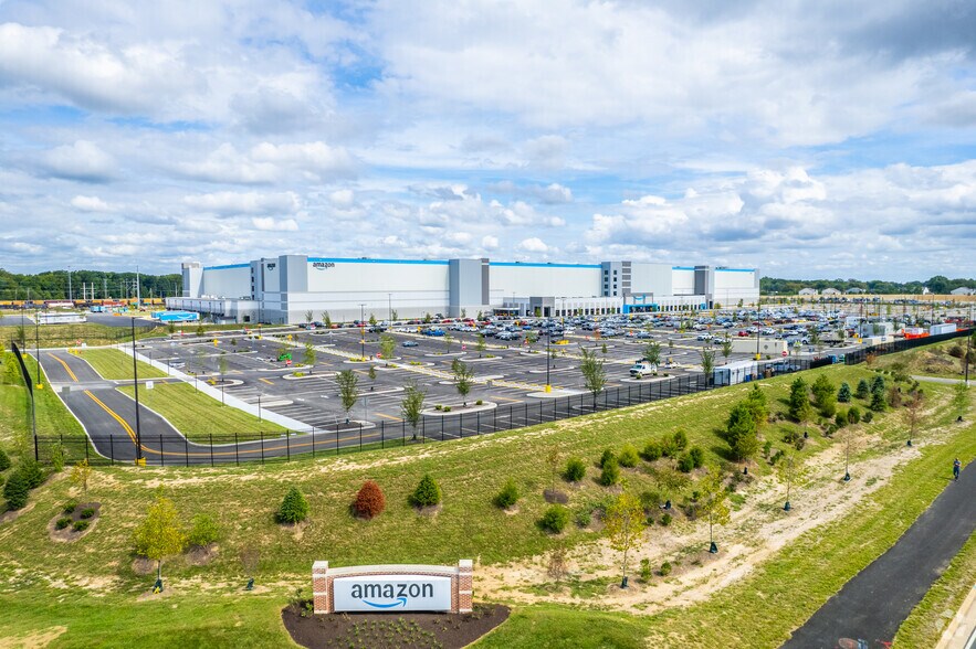 More Photos Of 1025 Boxwood Rd, Wilmington Distribution For Lease