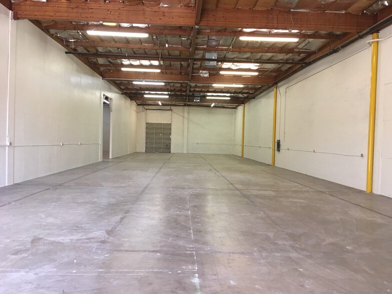 More Photos Of 3550 W Clarendon Ave, Phoenix Warehouse For Lease