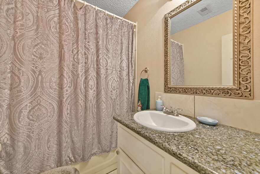 More Photos Of 1804 36th St N, Texas City Multifamily For Sale