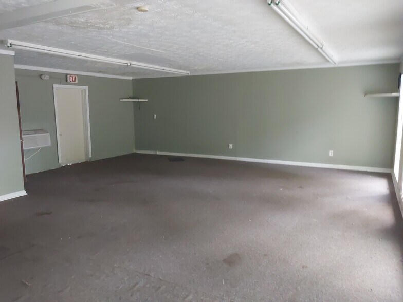 More Photos Of 2464 Winder Hwy, Dacula Storefront For Sale
