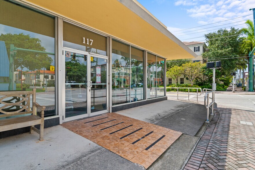 More Photos Of 117 NE 5th Ave, Delray Beach Storefront Retail Office For Sale