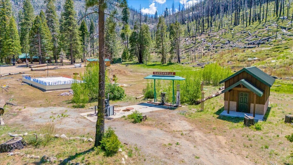 More Photos Of 1 State Hwy 108, Pinecrest Hotel For Sale