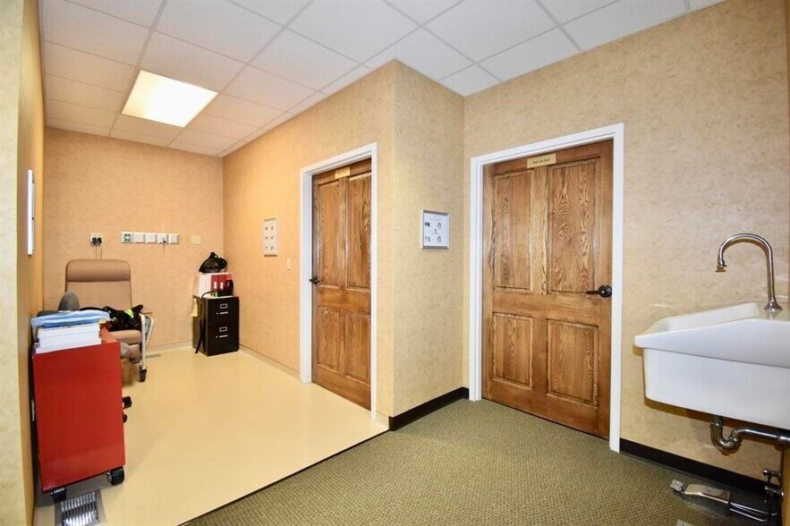 More Photos Of 209 Oil Well Rd, Jackson Healthcare For Lease