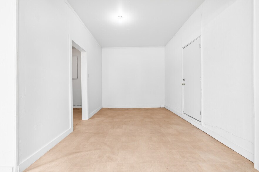 More Photos Of 231 E Elm St, Hillsboro Loft Creative Space For Lease