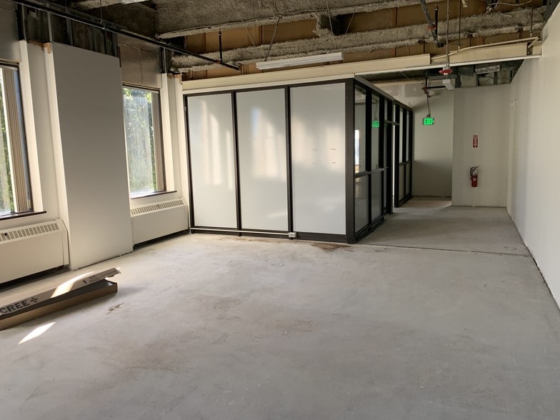 More Photos Of 4 Plaza Way, Fairhaven Bank For Lease