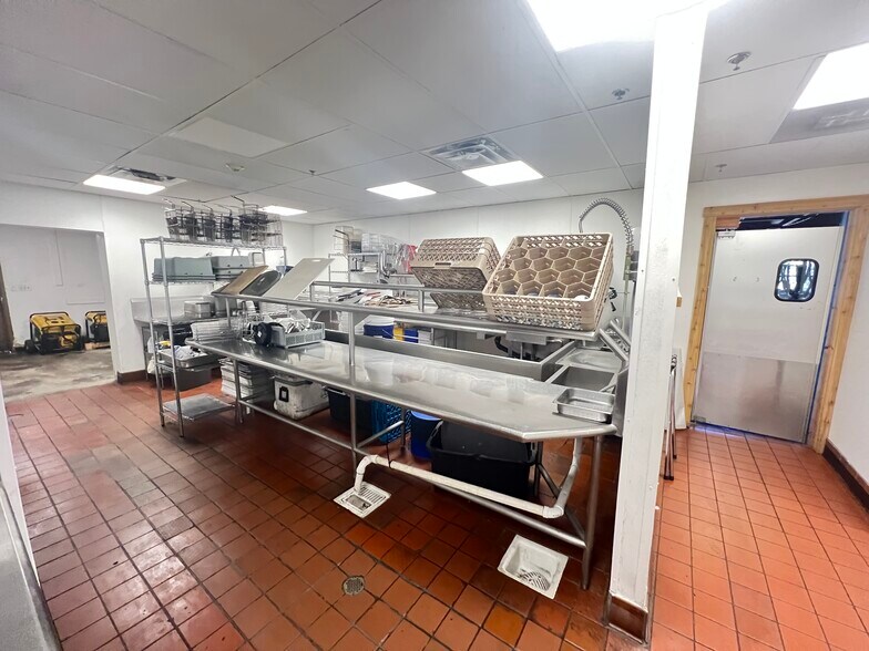 More Photos Of 560 Silverthorne Ln, Silverthorne Hotel For Sale