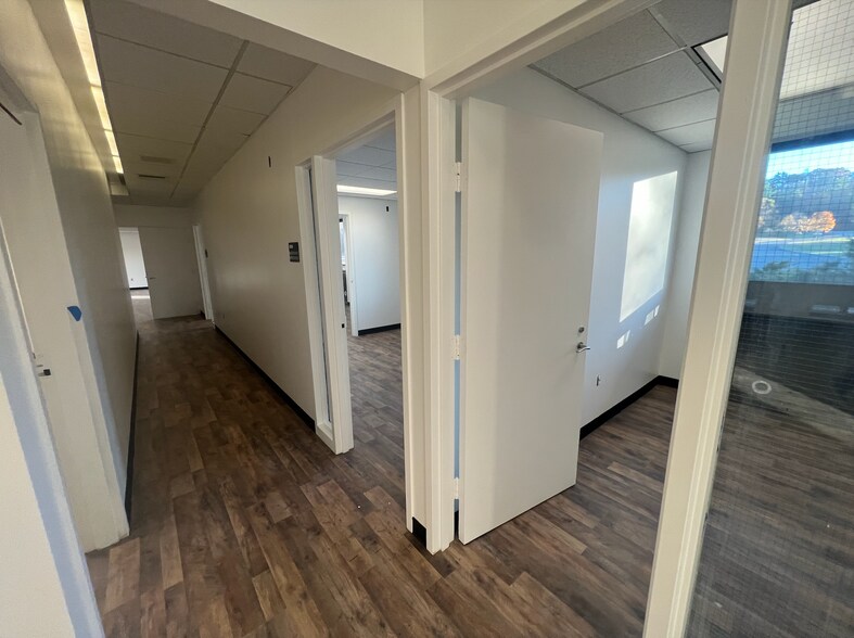 More Photos Of 275 Portsmouth Ave, Stratham Light Manufacturing For Sale