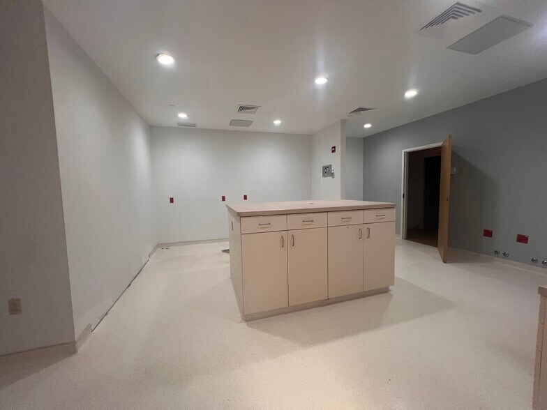 More Photos Of 100 Technology Dr, Trumbull Medical For Lease
