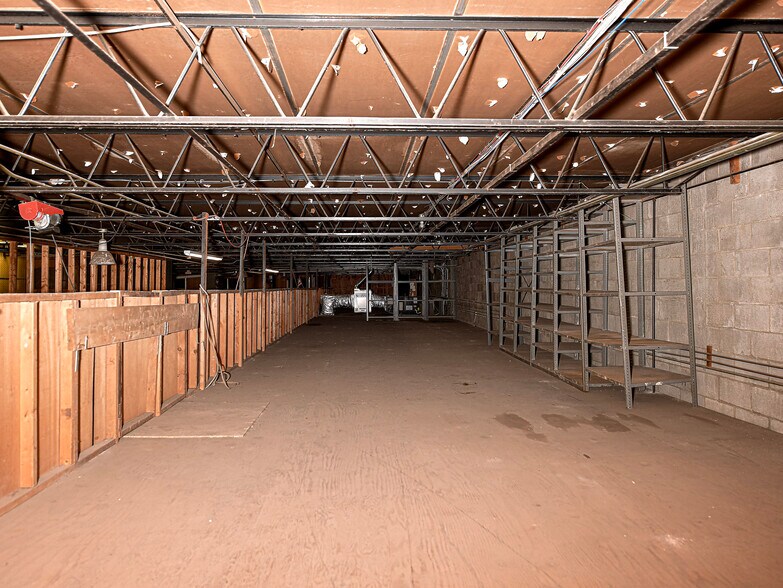 More Photos Of 6412-6418 Frankford Ave, Baltimore Warehouse For Lease