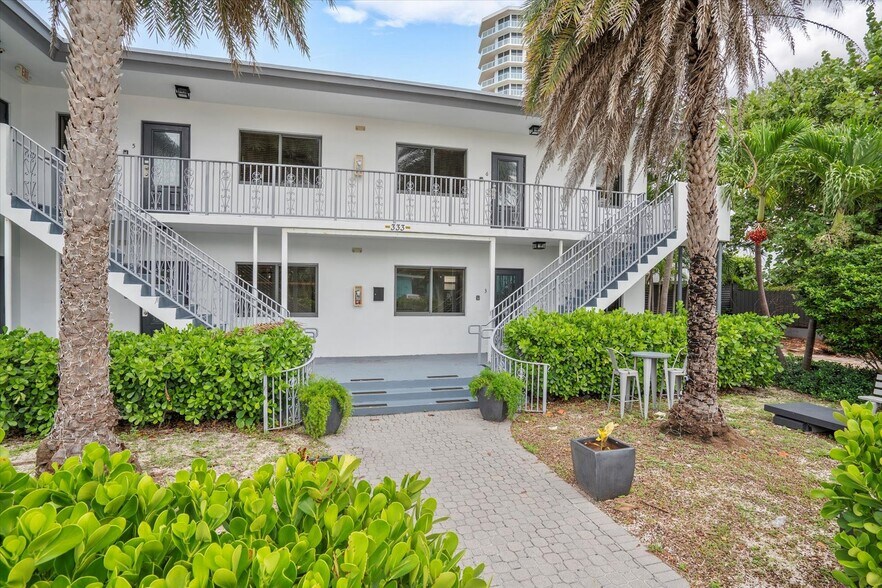 More Photos Of 333 Walnut St, Hollywood Hotel For Sale