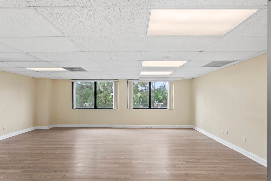 More Photos Of 3201 Griffin Rd, Fort Lauderdale Loft Creative Space For Lease