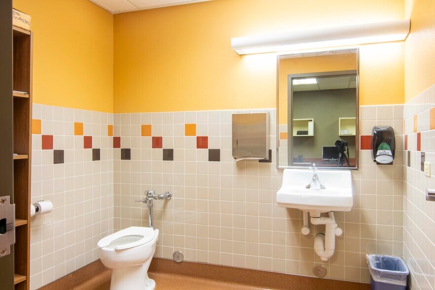 More Photos Of 246 N 18th Ave, Pocatello Healthcare For Sale