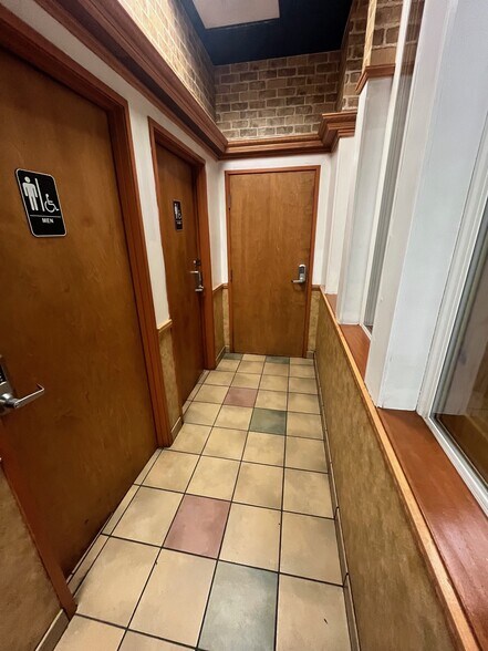 More Photos Of 16088 NE Sandy Blvd, Portland Restaurant For Sale
