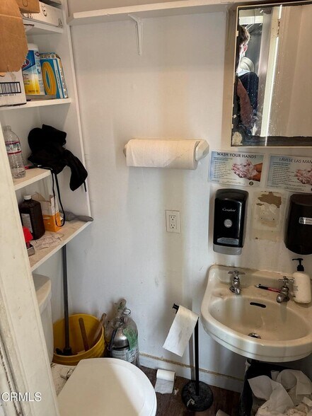 More Photos Of 45051 Ukiah st, Mendocino General Retail For Sale