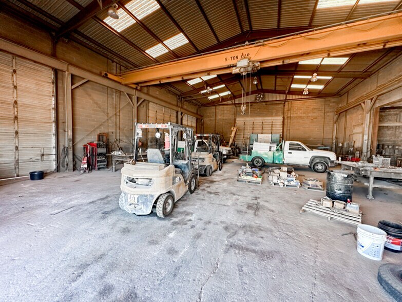 More Photos Of 604 Collins ave, Midland Warehouse For Sale