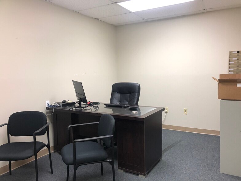 More Photos Of 1006 Bankton Cir, Hanahan Light Manufacturing For Lease