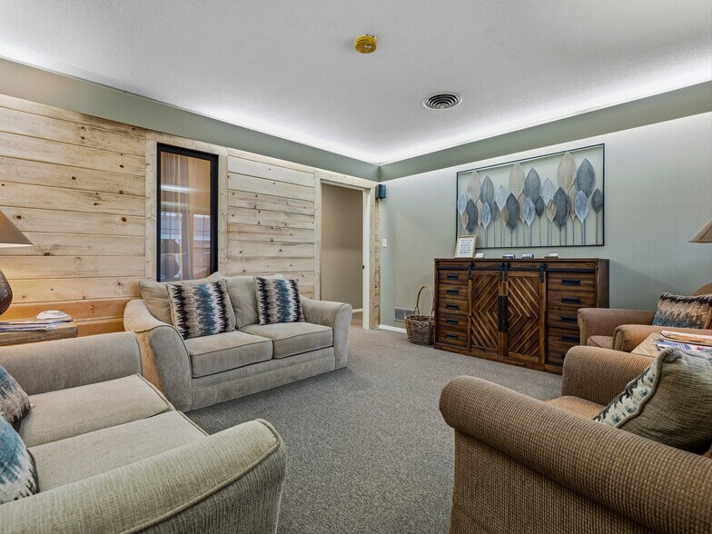 More Photos Of 5 Doctors Park, Asheville Medical For Sale