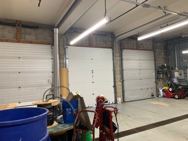 More Photos Of 2107 Springfield Ave, Vauxhall Service For Lease