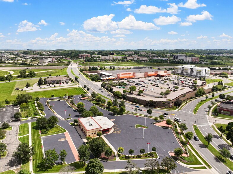 More Photos Of 2501 East Springs Dr, Madison Auto Dealership For Sale