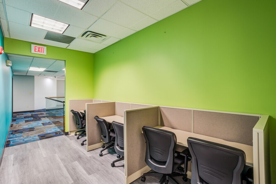 More Photos Of 500 W 1 St Ave, Hutchinson Office For Sale