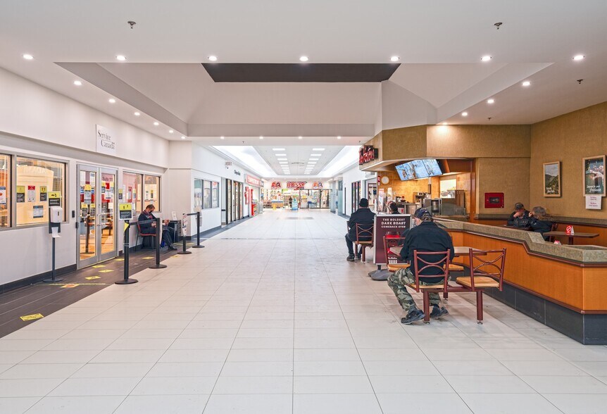 More Photos Of 157 Water St, Campbellton Hotel For Lease