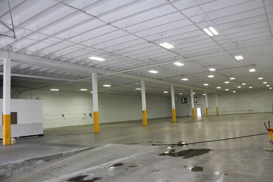 More Photos Of 1970 NW 70th Ave, Miami Warehouse For Lease