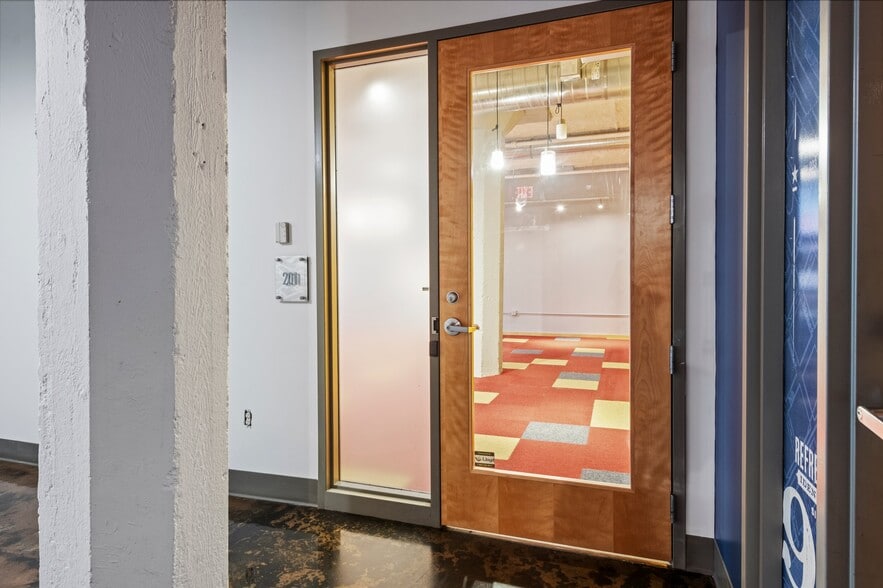 More Photos Of 718 Washington Ave N, Minneapolis Loft Creative Space For Sale