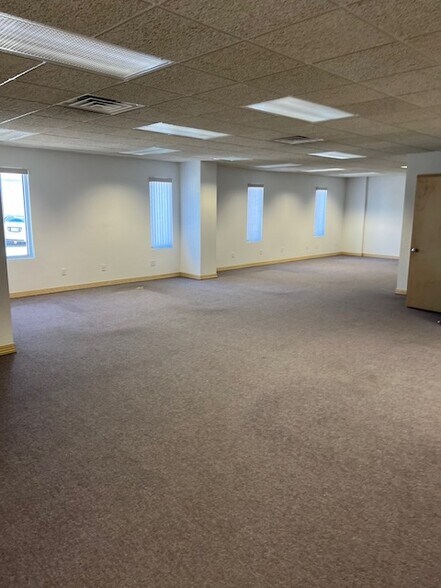 More Photos Of N922 Tower View Dr, Greenville Coworking Space