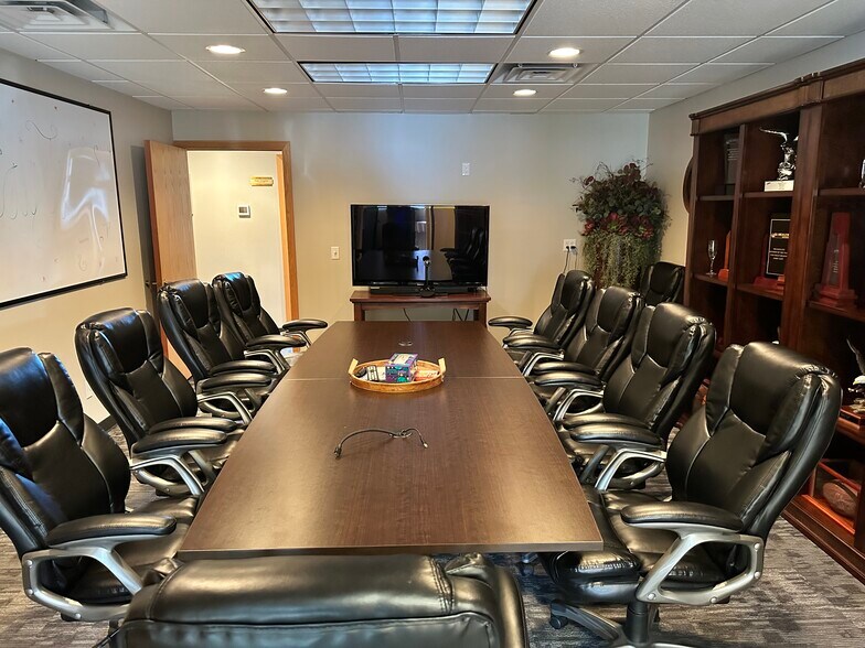 More Photos Of 1555 Campus Way, Billings Office For Sale