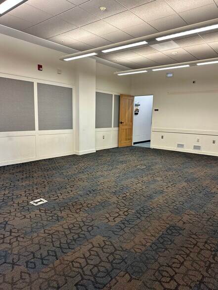 More Photos Of 2300-2314 NW Thurman St, Portland Freestanding For Lease
