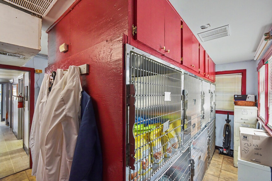 More Photos Of 317 Highway 35 N, Neptune City Veterinarian Kennel For Sale