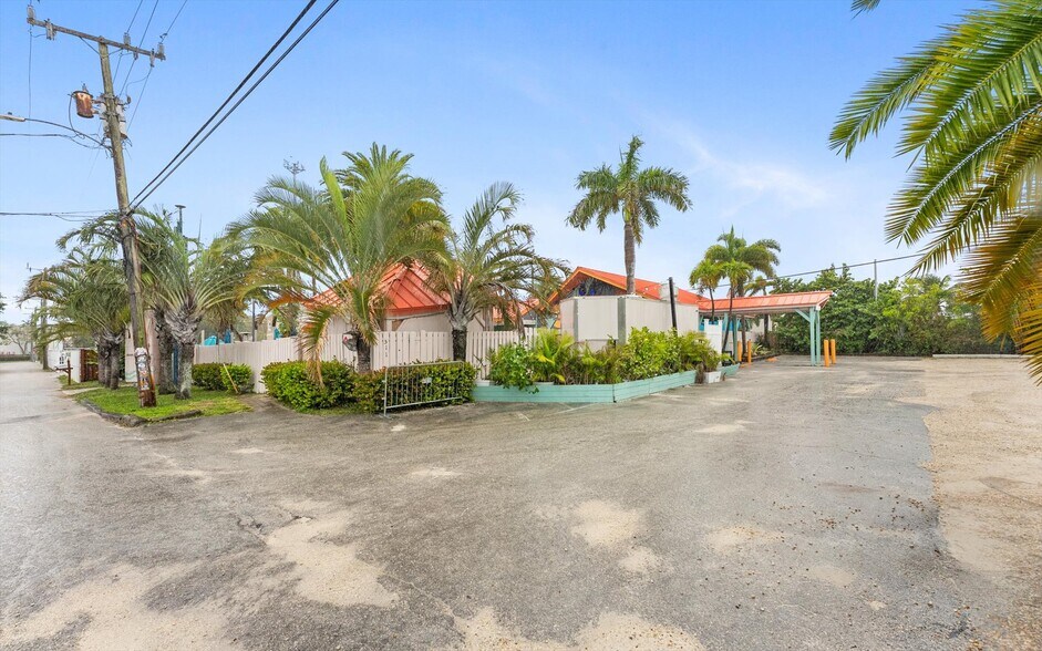 More Photos Of , Boynton Beach General Retail For Sale