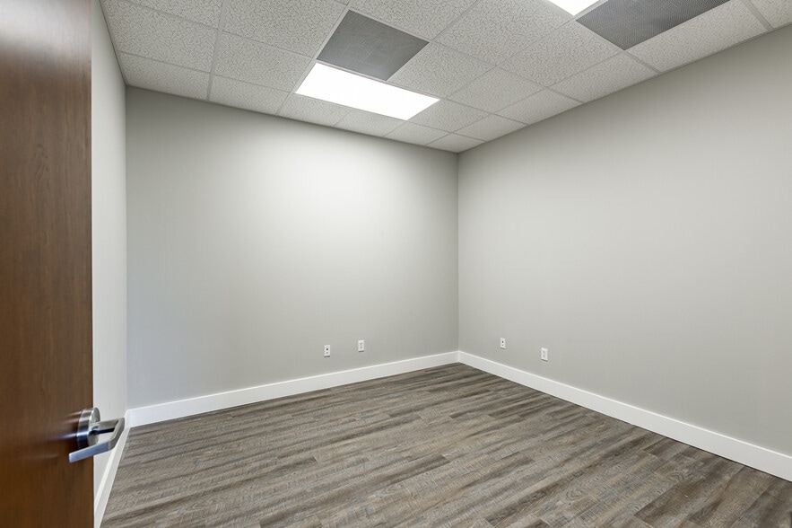 More Photos Of 1500 E Venice Ave, Venice Office For Sale