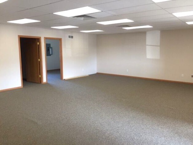 More Photos Of 7264-7282 Argus Dr, Rockford Office For Sale