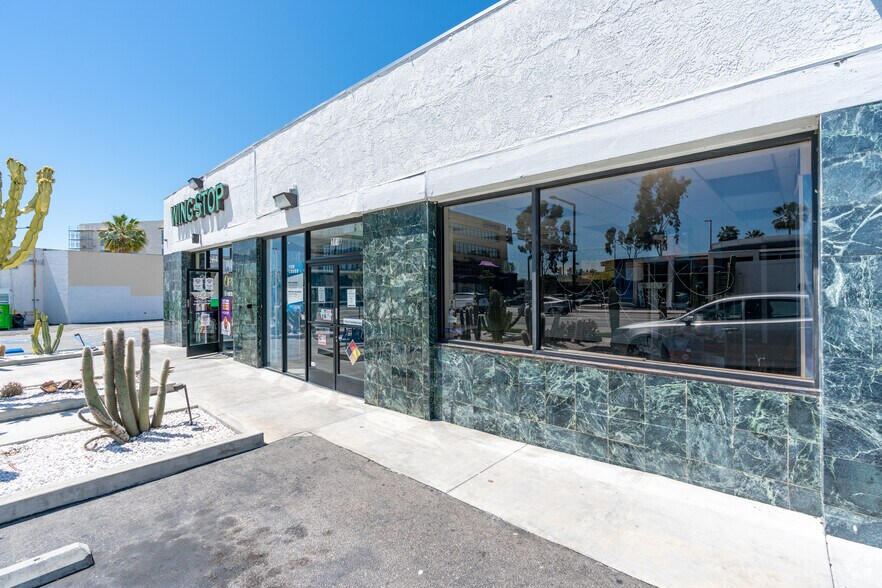 More Photos Of 245 S Glendale Ave, Glendale Freestanding For Lease