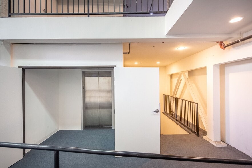 More Photos Of 43 E Main St, Alhambra Freestanding For Lease