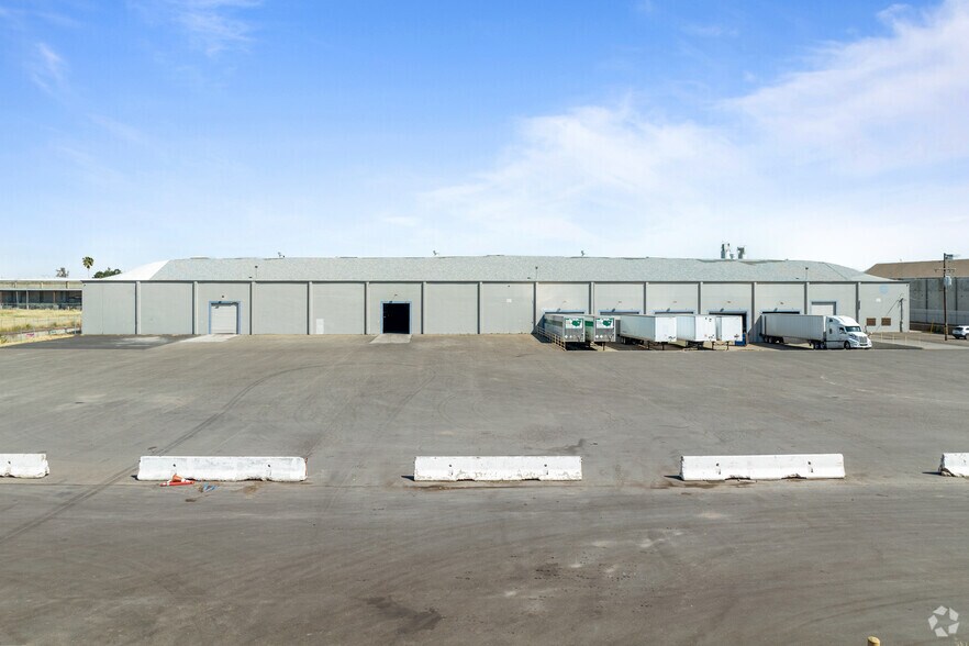 More Photos Of 1203 N Gertrude Ave, Stockton Distribution For Lease