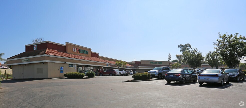 More Photos Of 913-945 Otay Lakes Rd, Chula Vista Storefront For Lease