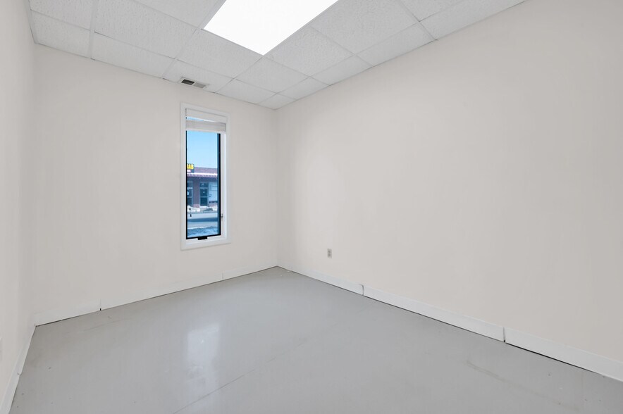 More Photos Of 102-104 S Main St, Manville Office Residential For Lease